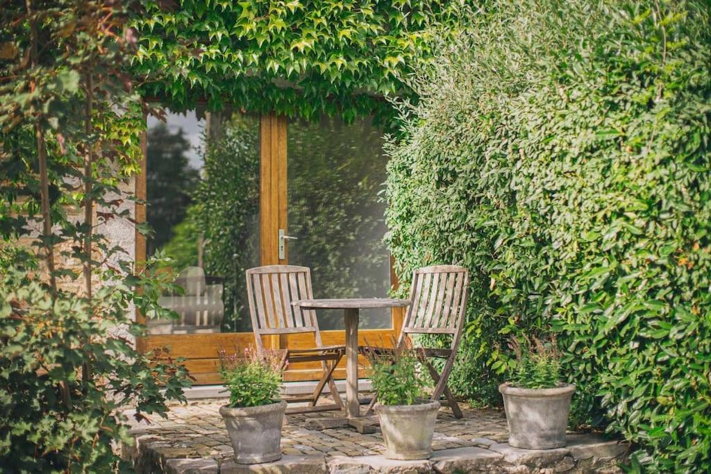 A L'Entree Du Verger - Charmante Maison En Pierres Dinant Exteriör bild