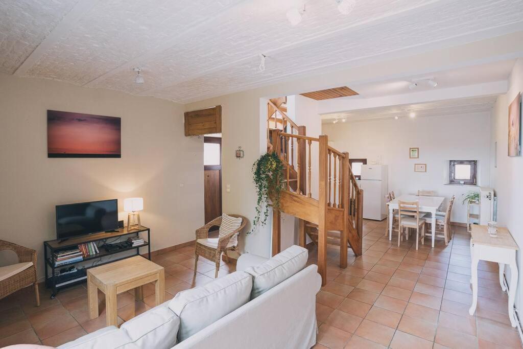 A L'Entree Du Verger - Charmante Maison En Pierres Dinant Exteriör bild