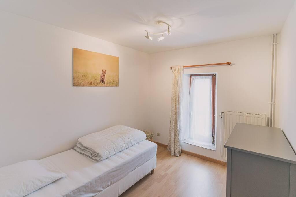 A L'Entree Du Verger - Charmante Maison En Pierres Dinant Exteriör bild